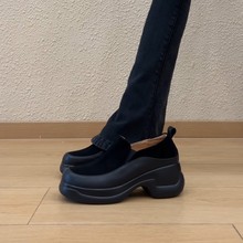 ��Ƥ��~С���Ӻ��������چ�ЬŮ�r�к��s��Ƥĥɰһ�_�Ř���Ь