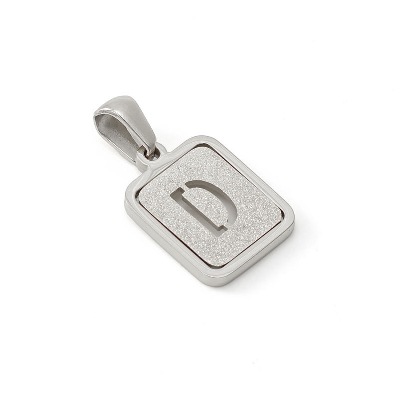 Nueva moda de acero inoxidable letra inglesa colgante de fábrica al por mayor carta prensada en arena titanio acero 18K Commuter todo partido