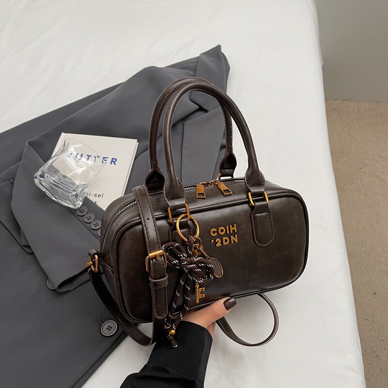 Oil Wax Leather Bowling Bag for Women Korean Niche Designer Retro Satchel Boston Bag Versatile Bowling Bag