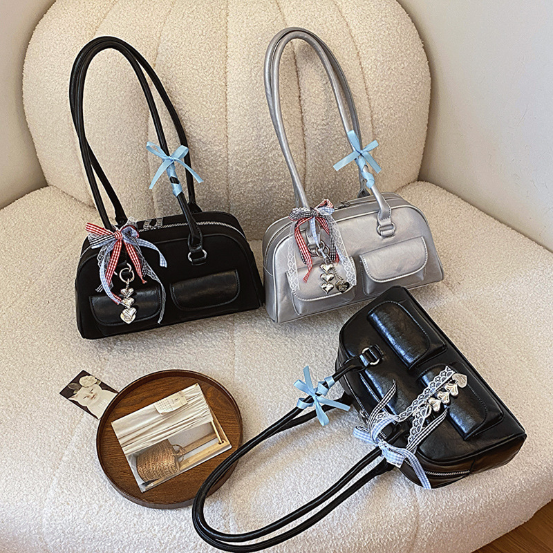 Yunzhen's Same Bowling Bag Armpit Bag 2025 New Y2K Sexy Motorcycle Bag Ins Niche Retro Shoulder Bag