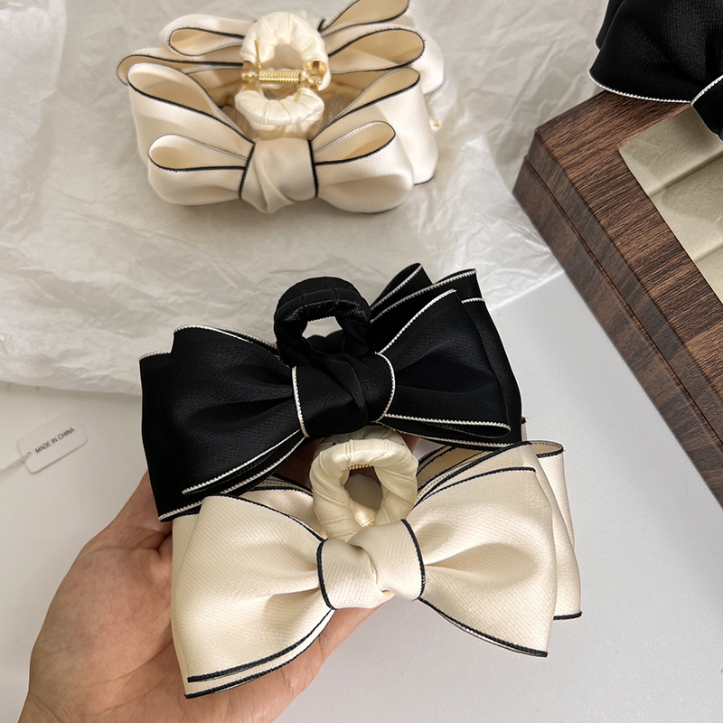 Sweet Bow Knot Cloth Hair Claws 1 Piece display picture 2