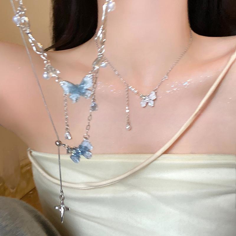 Necklace pearl with tassels