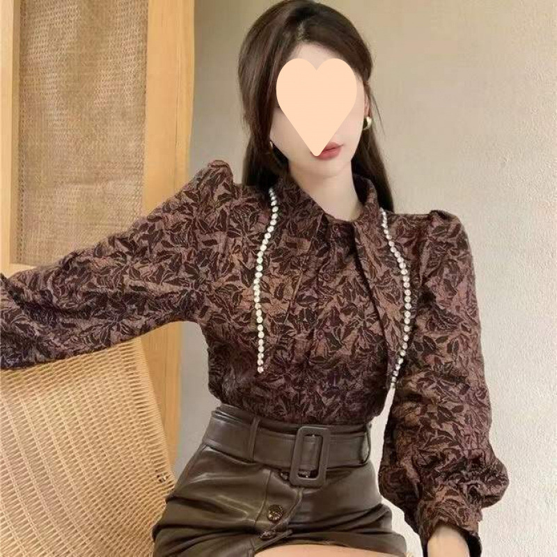 韓国版の女性用ニッチな大きなポインテッドカラーシャツ、スリムでセレブなダークパターンのジャカードダイヤモンドボトム長袖トップシャツ|undefined