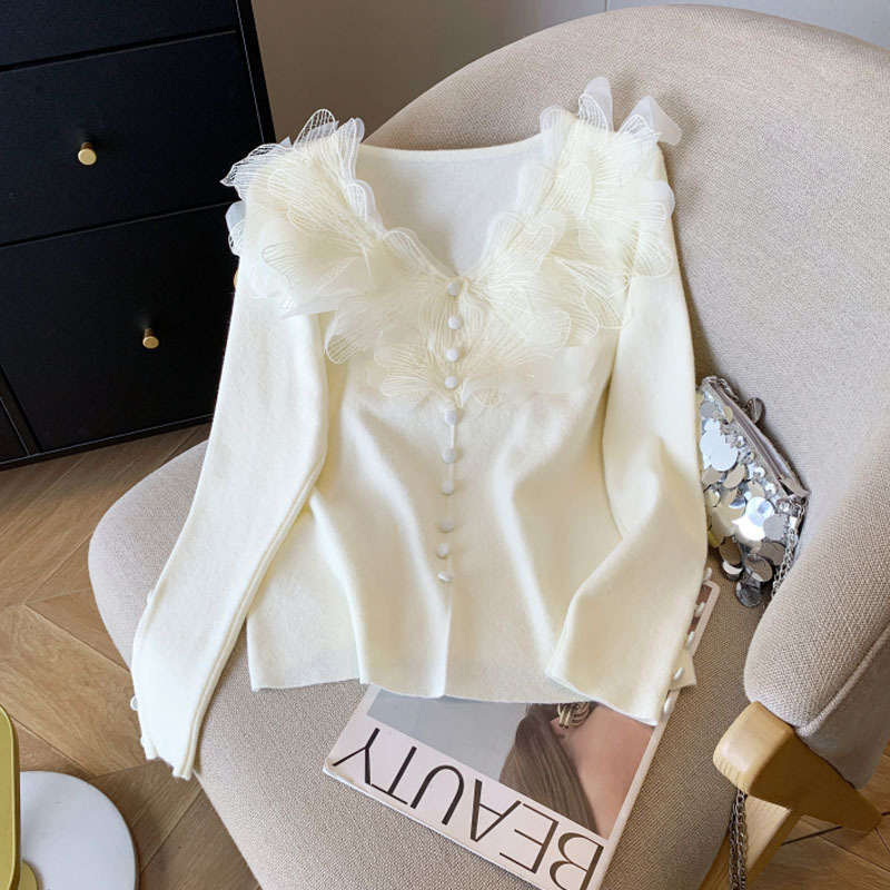 French-Style High-End Heavy Lace Base Shirt for Women, Early Autumn Chic Fur Inner Layer with a Unique Design, Layered Top