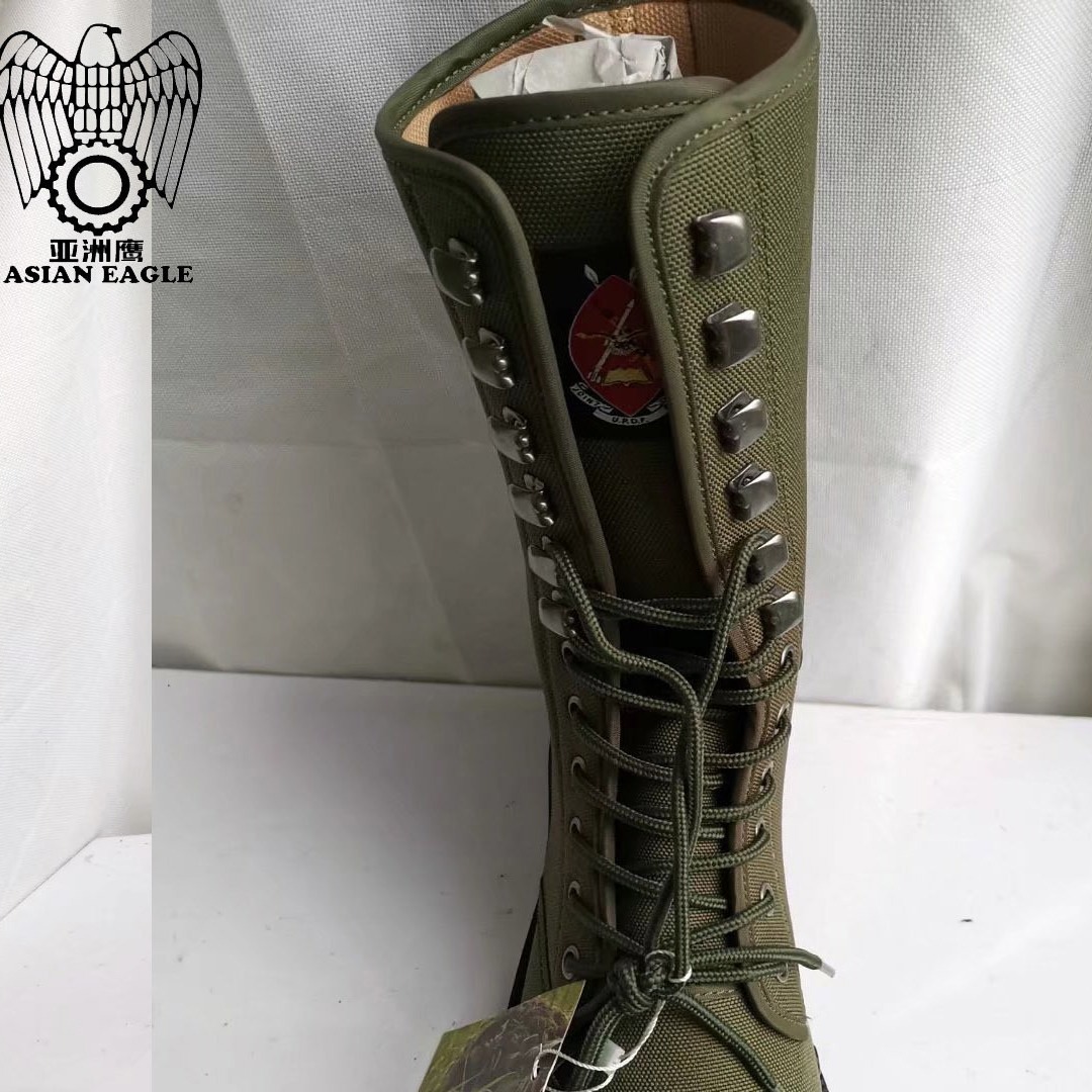 Fábrica de fabricación de botas de combate de primavera y otoño para hombres botas antipunchadas ultraligeras respirables zapatos tácticos militares verdes botas de entrenamiento de combate