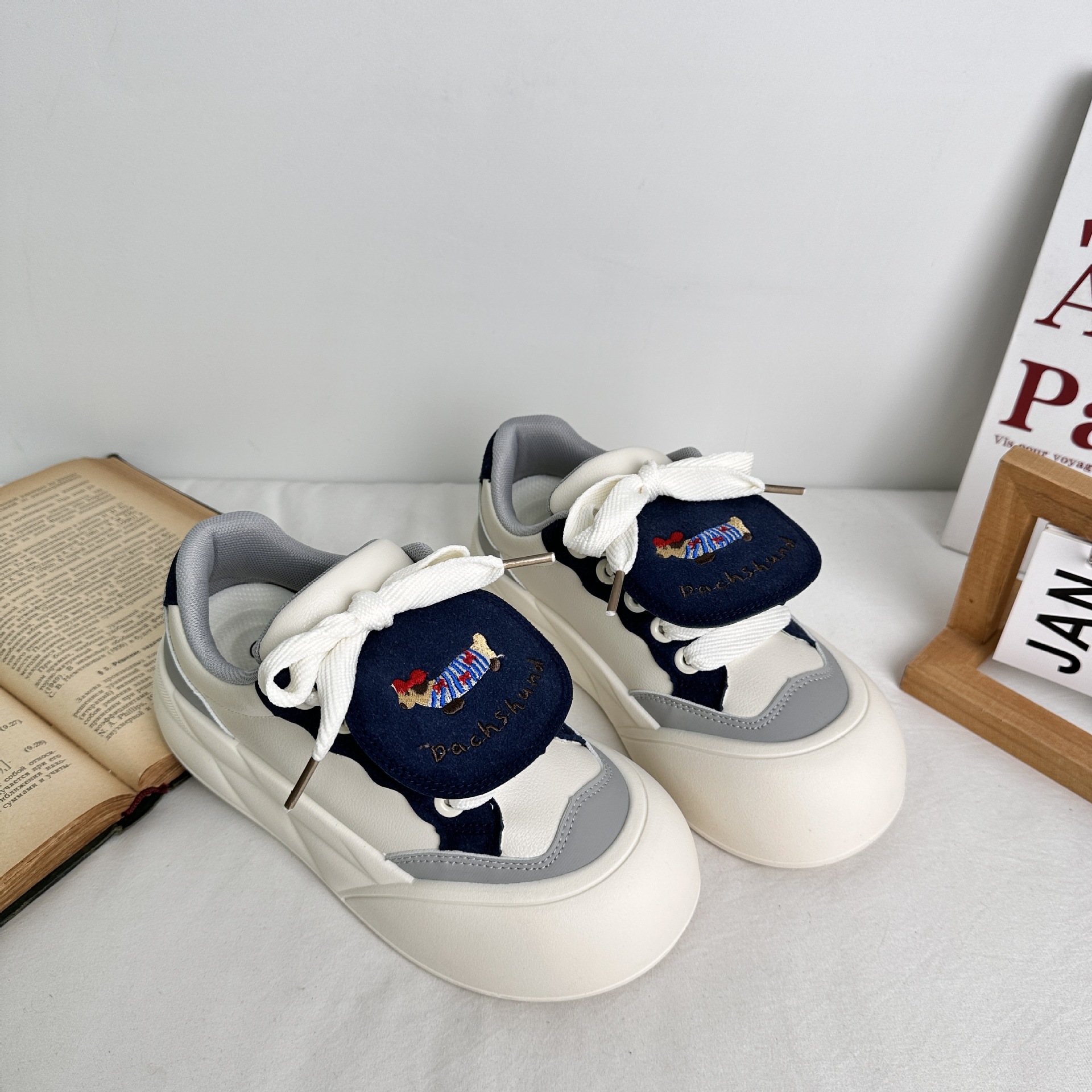 Yuanbo 2025 primavera suela gruesa zapatos de tabla de cabeza grande estudiantes zapatos de lona coreanos de todo fósforo estilo de Hong Kong zapatos de mujer de moda image 8