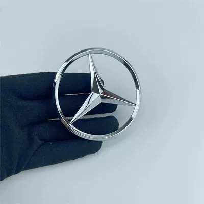 E-Class and New C-Class E350eL | Car logo - standard-remarks-on-model-year-three-pronged-rear-mark-silver