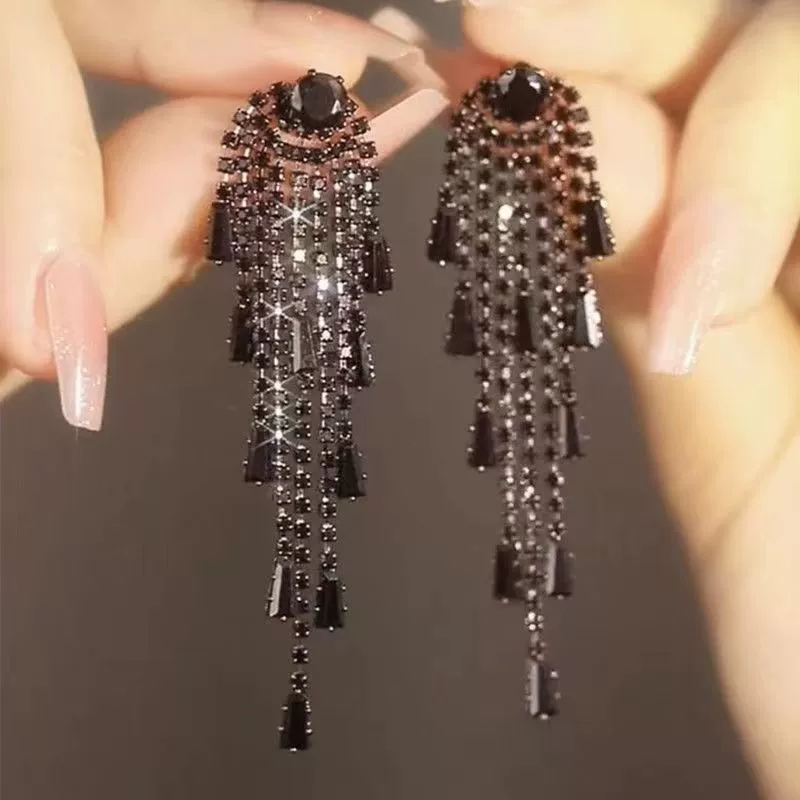 Earrings, European style, crystal‑encrusted diamond‑look, lightweight, multiple designs