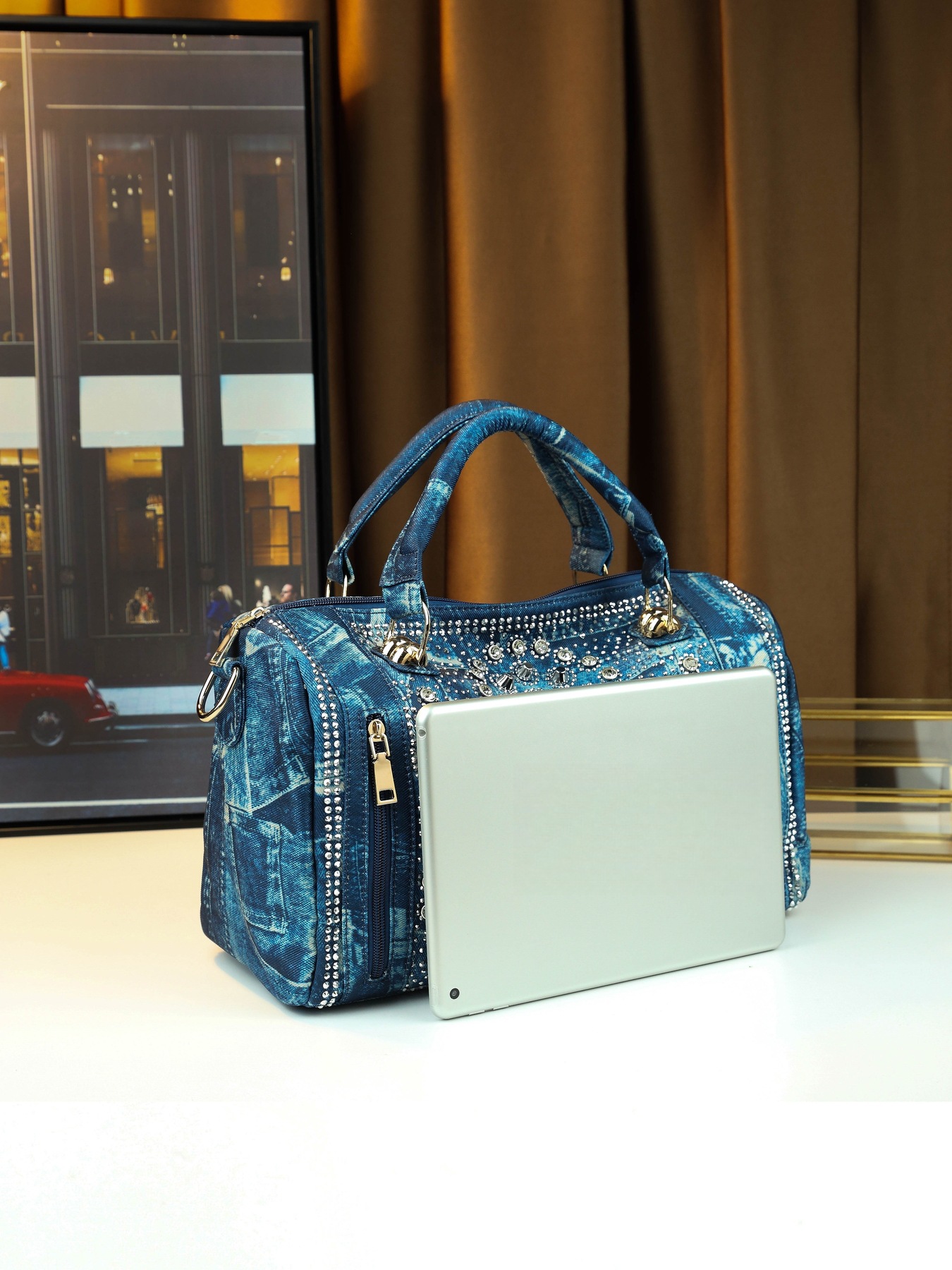 Nuevo bolso de mujer portátil 2025 bolso de mensajero de tendencia transfronteriza con tachuelas de diamantes bolso de hombro de mezclilla casual