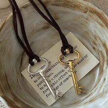 S925纯银韩版小众设计感秋冬韩国绒钥匙项链韩版复古重工毛衣链