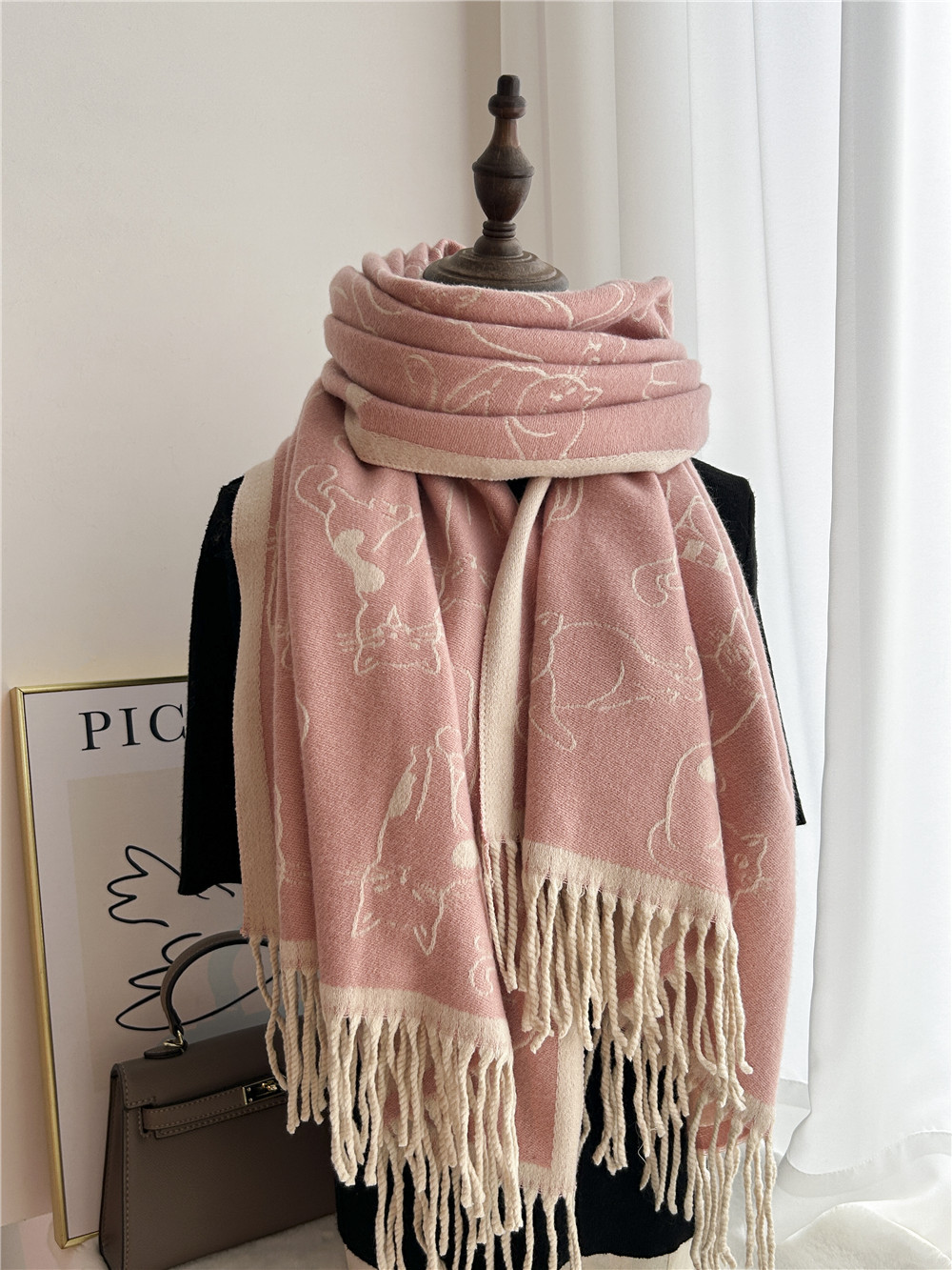 Women's Vintage Style Cat Imitation Cashmere Scarf display picture 2