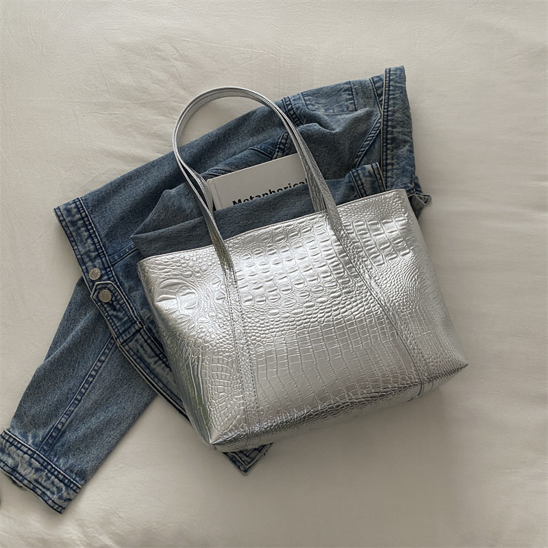 Bolsos de alta calidad de gran capacidad para mujeres 2024 nuevo otoño / invierno de moda bolso de hombro para trabajar bolso de viaje universal