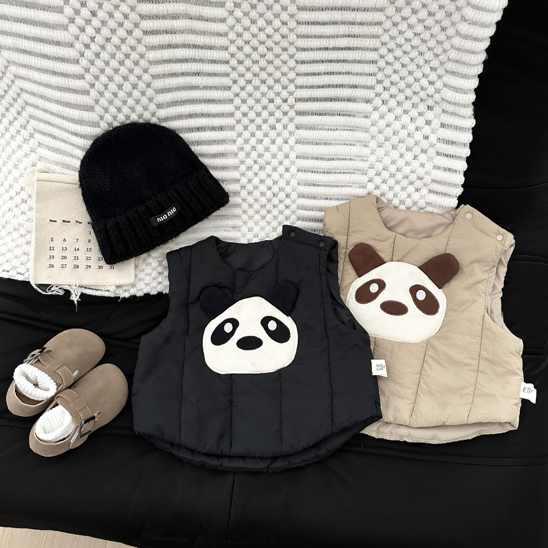 Bebés coreanos que usan chaleco de algodón intercalado de invierno nuevo chaleco de moda para niños y niñas adorables y gruesos chaleco de abrigo universal