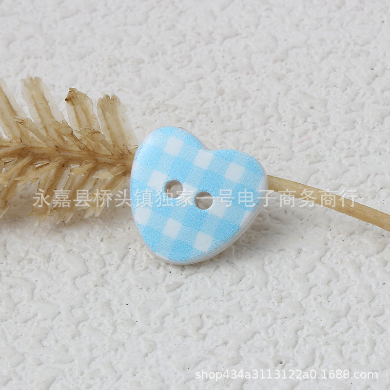 新款可爱格子爱心手工女装童装diy饰品贴画鞋服礼帽装饰扣子|undefined