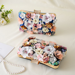 スポット卸売りの新しいイブニングバッグ手作りの花のハンドバッグパーティーの女性のハンドバッグのタキシードバッグの刺繍バッグ