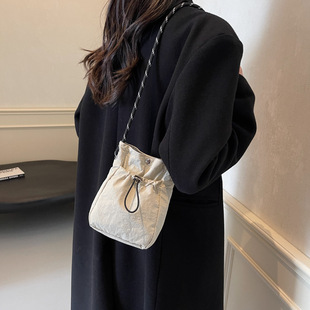South Korea Niche Canvas Bag Women's 2024 New Fashionable Small Square Bag All-match Casual Crossbody Bag Small Bag