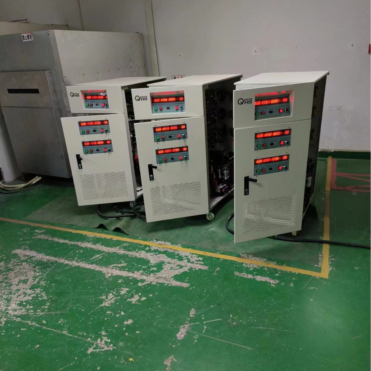 ŷ����˹����30KVA��Ƶ��Դ�������ѹ�����ɵ���������Դ