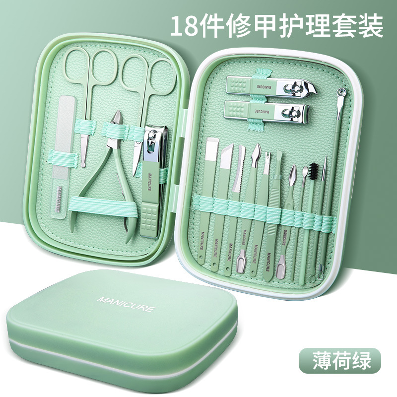 Green set for nails, 18 pieces