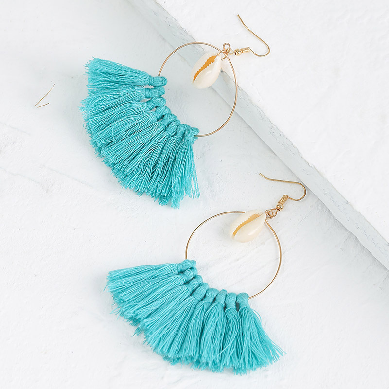 Wholesale Bohemian Geometric Woven Shell Tassel Earrings Nihaojewelry display picture 4