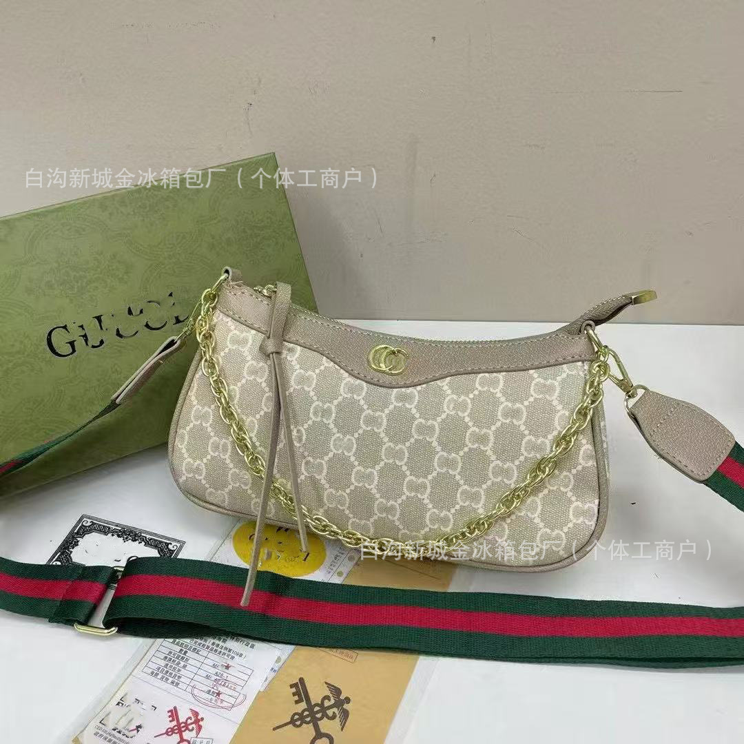 넓은 어깨끈 화이트