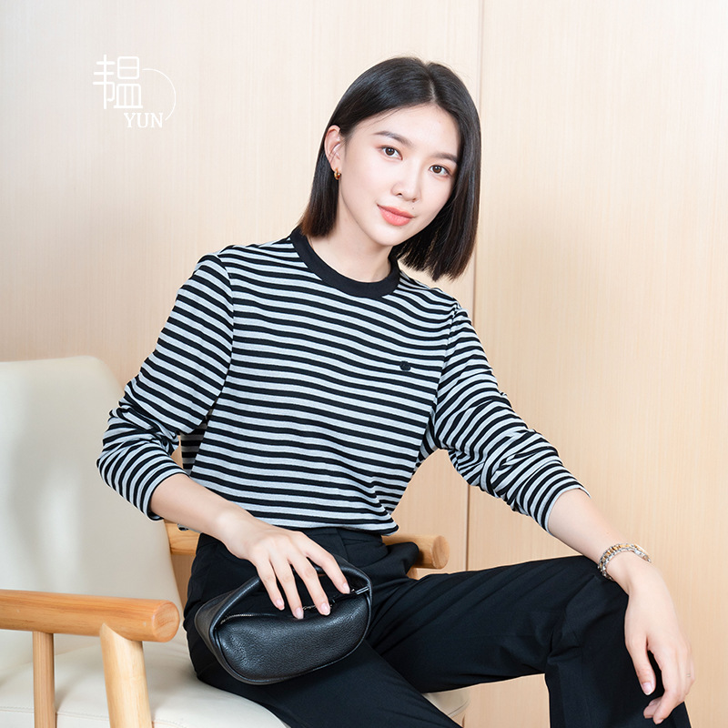 검정색과 회색 스트립