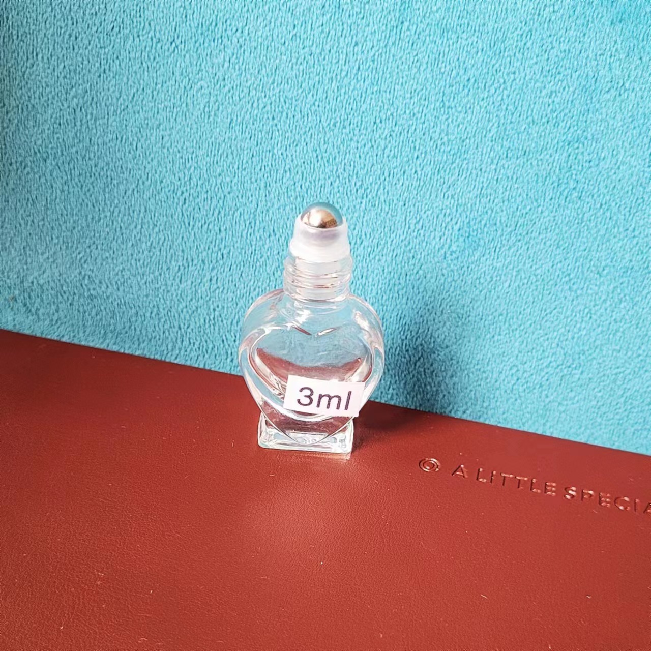 Botella de esmalte de uñas de dos cabezas Botella de pegamento para colorear productos para el cuidado de la piel Botella de maquillaje de subempaque Botella de brillo de labios portátil líquido de diferentes propiedades