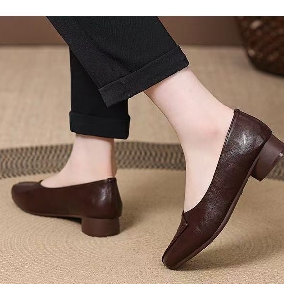 2026 primavera y verano nuevos zapatos de cuero suave primavera y otoño zapatos de mujer retro cómodos zapatos bajos
