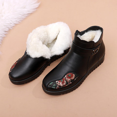 Mom's Cotton Shoes Women Winter Fleece Genuine Leather Thick Warm Non-slip Soft Sole Elderly Grandma Short Boots Middle-aged Elderly Leather Shoes