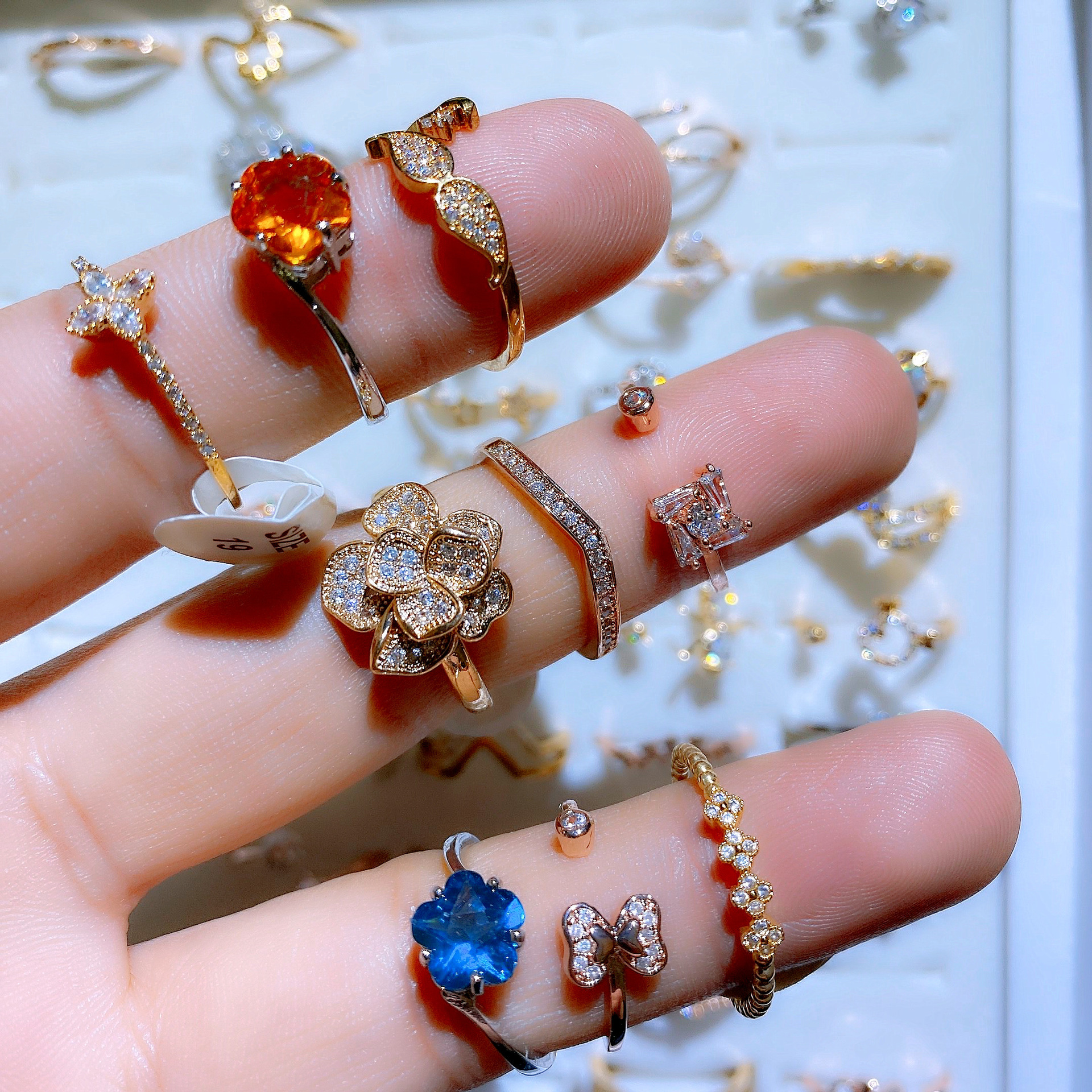 Anelli minimalisti in zircone e rame da donna gioielli_voghion.com
