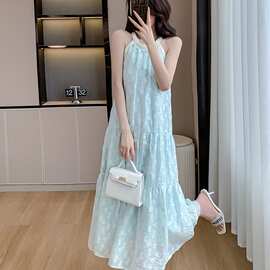 2026夏季珍珠无袖挂脖连衣裙女新款法式海边度假裙吊带沙滩度假裙