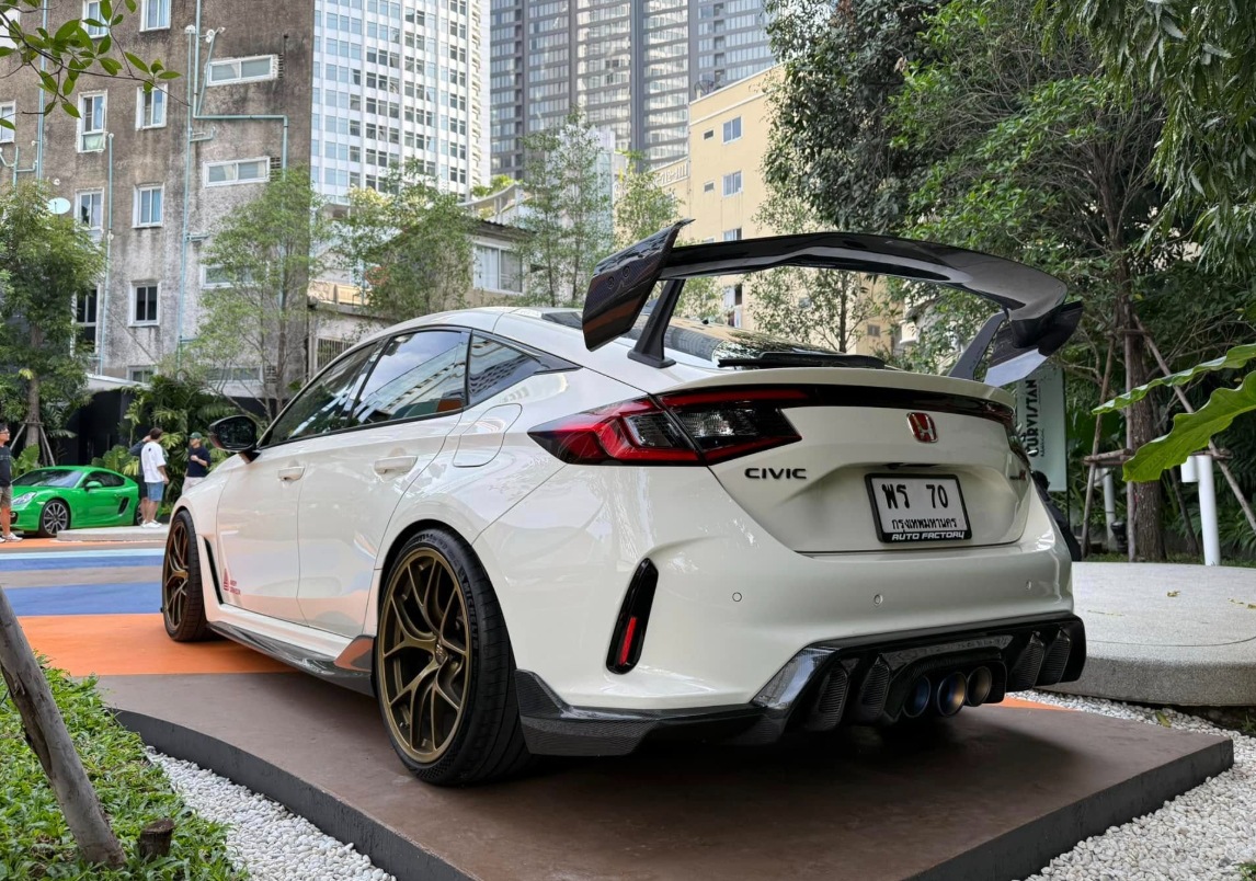 Suitable for Honda 11Th Generation Civic Fl5 Type R Upgraded Carbon Fiber Rear Lip Modification Ad Style Rear Bumper Lip