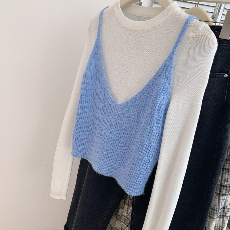 Blue V-Neck Knitted Camisole for Women, Loose Fit, Suitable as an Inner Layer or Outerwear for Spring and Summer