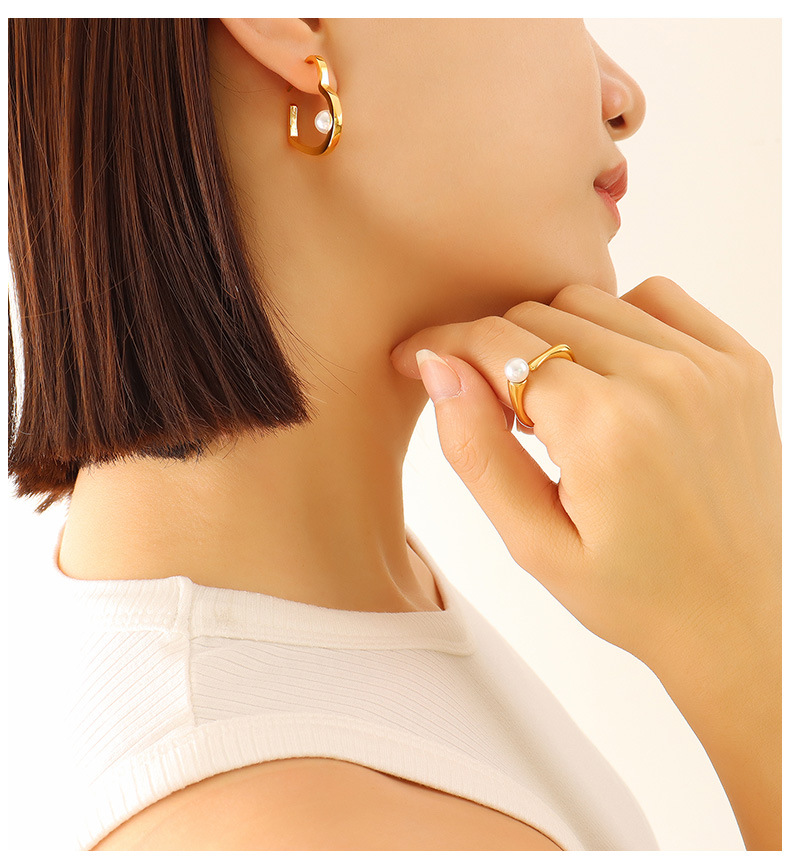 retro simple temperament fashion titanium steel pearl love earrings