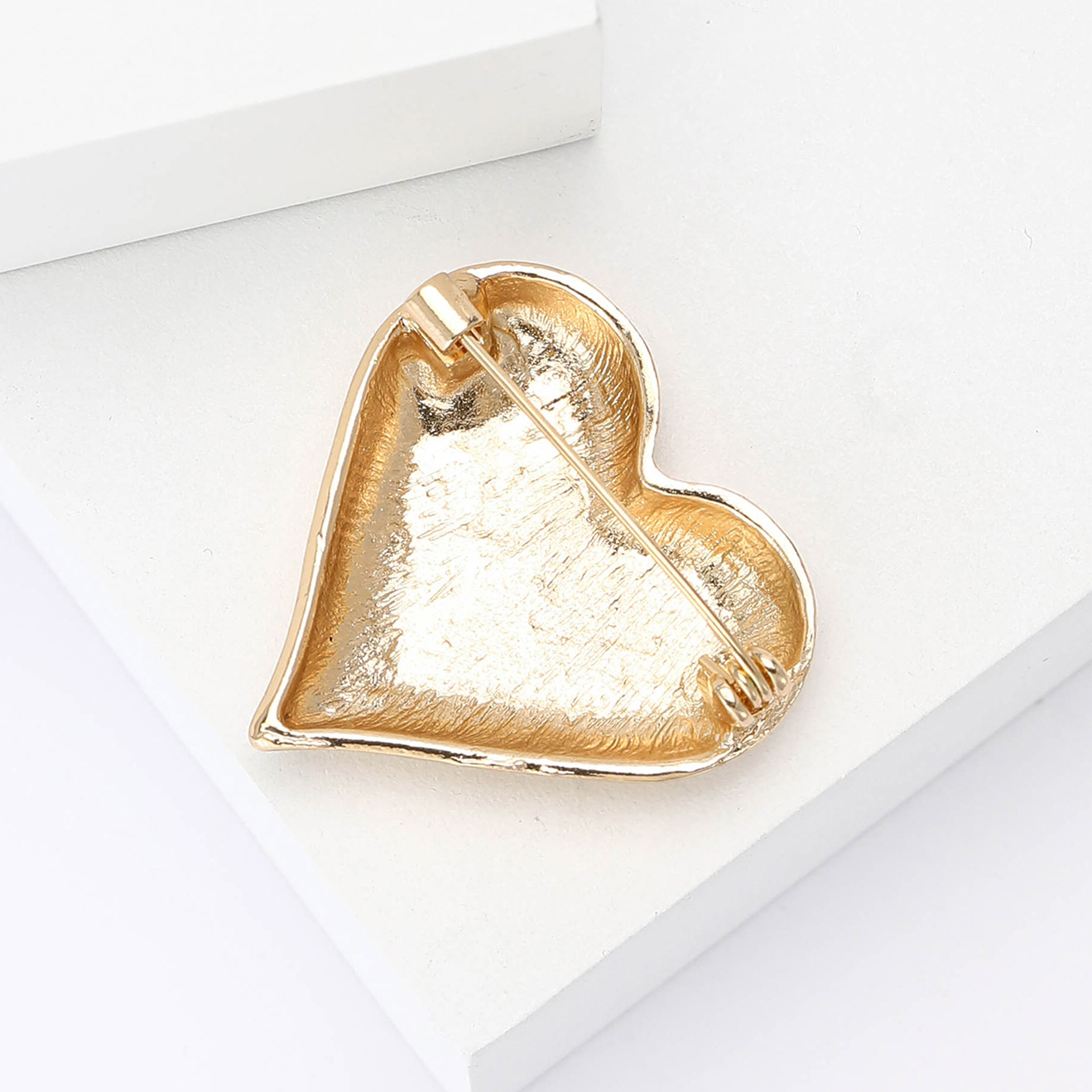 Simple Style, Classic Style Style Simple Style Classic Style Pin Heart Shape Alloy Women's Brooches