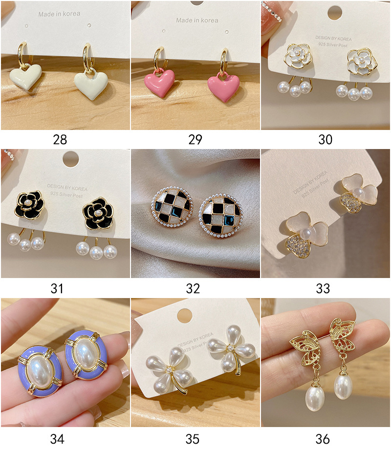 1 Pair Retro Heart Shape Flower Alloy Plating Artificial Pearls Rhinestones Women's Drop Earrings display picture 4