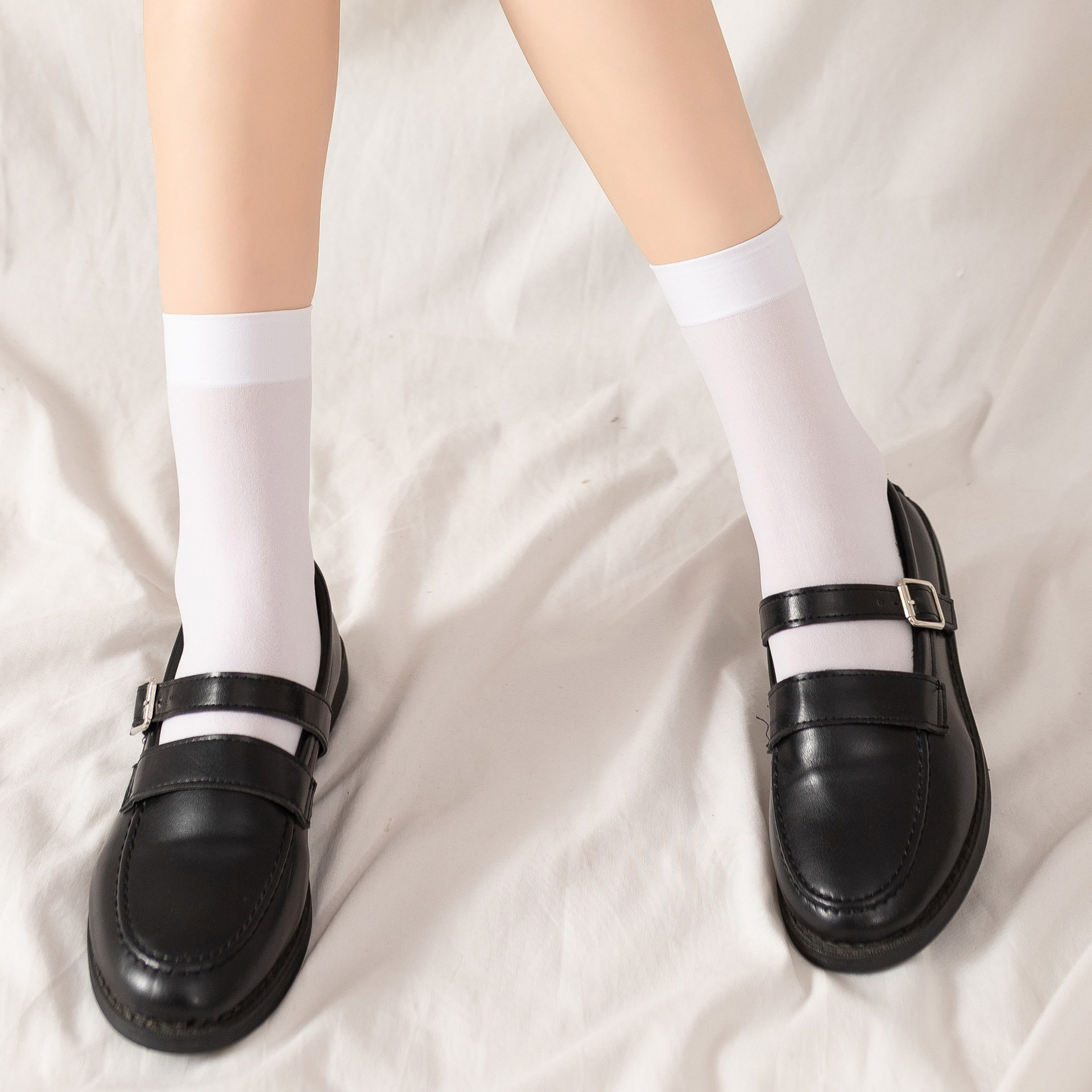 Frau Japanischer Stil Einfacher Stil Einfarbig Samt Nylon Über Die Knie Socken Ein Paar display picture 2