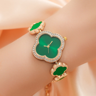 2023 new foreign trade cross-border hot fashion Clover watch small fresh petals niche temperament women's watch