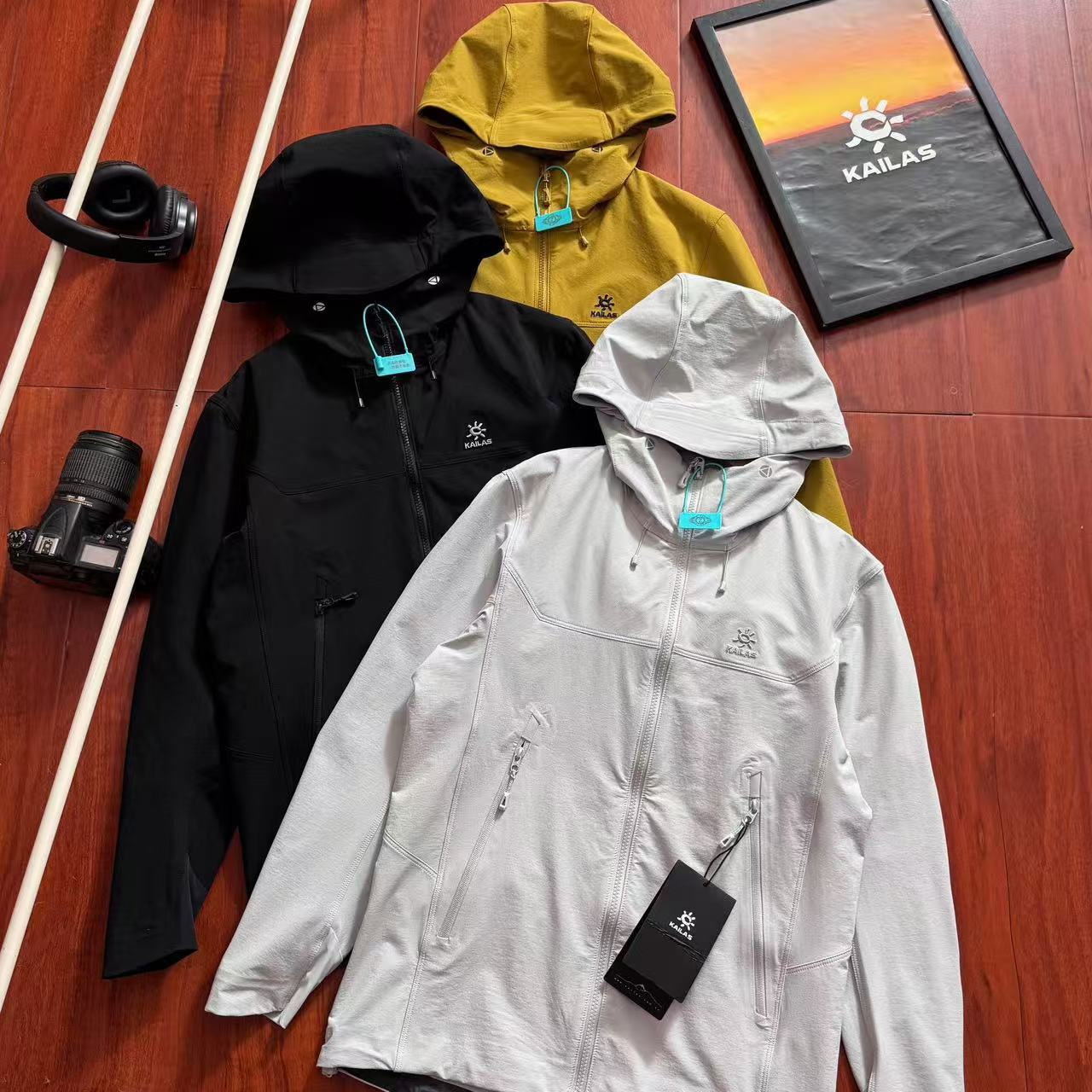 26春季凯乐石软壳冲锋衣男女休闲户外防风外套情侣连帽夹克