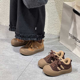 儿童运动鞋2025秋冬新款男女童加厚保暖休闲鞋羊羔毛时尚百搭板鞋