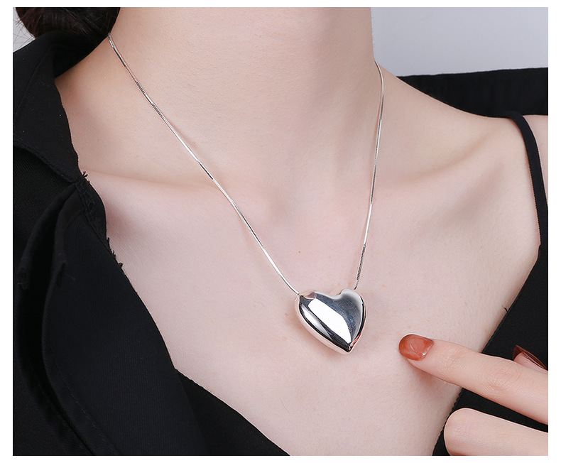 Simple Style Heart Shape Sterling Silver Pendant Necklace display picture 2