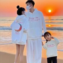 超火一家三四口创意亲子装2025母子秋冬季连帽卫衣外套情侣装童装