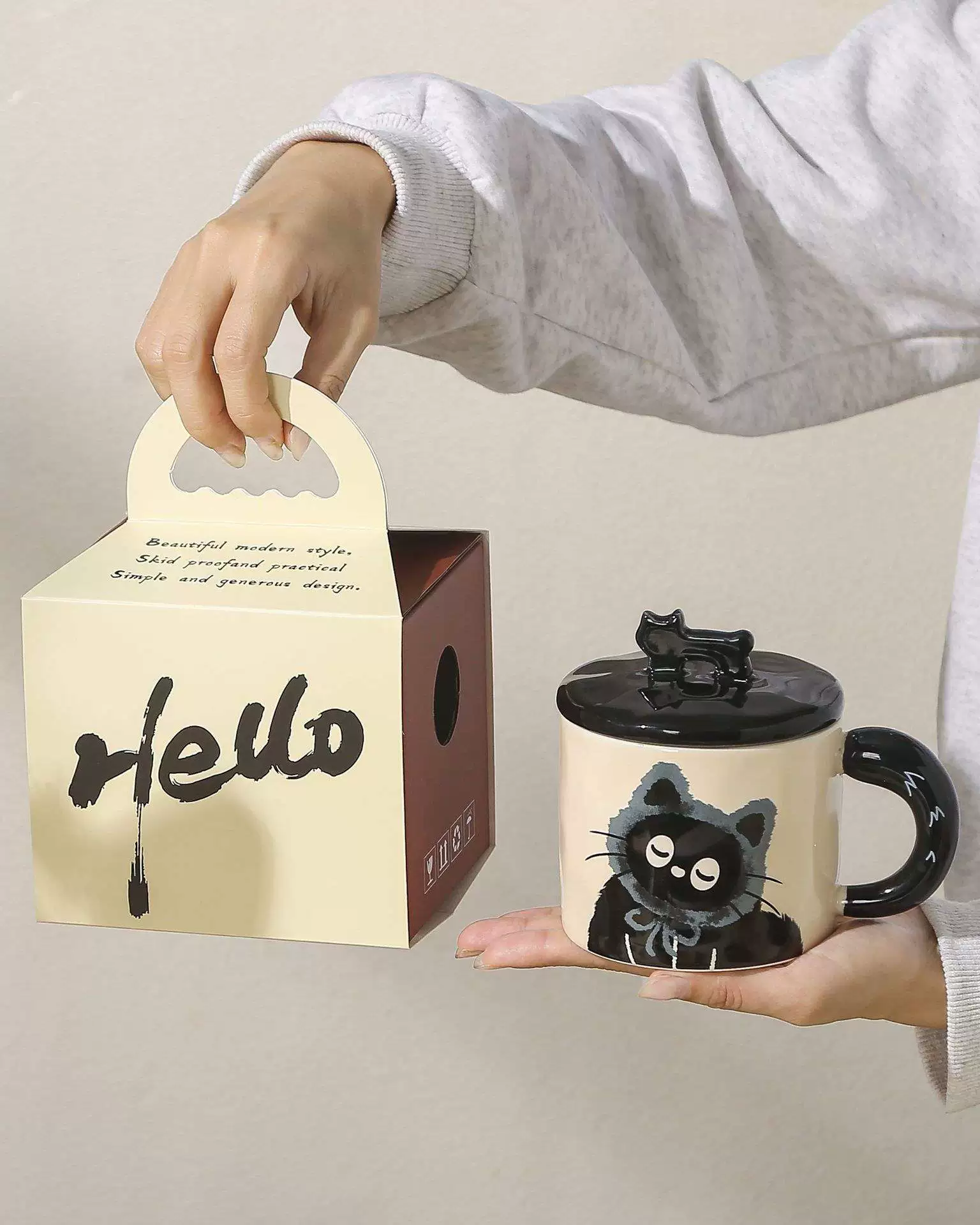 Creative Personalized Cat Mug with Lid for Hands-Friendly Gift Drinking Cup Cute Ceramic Coffee Cup Office Cup