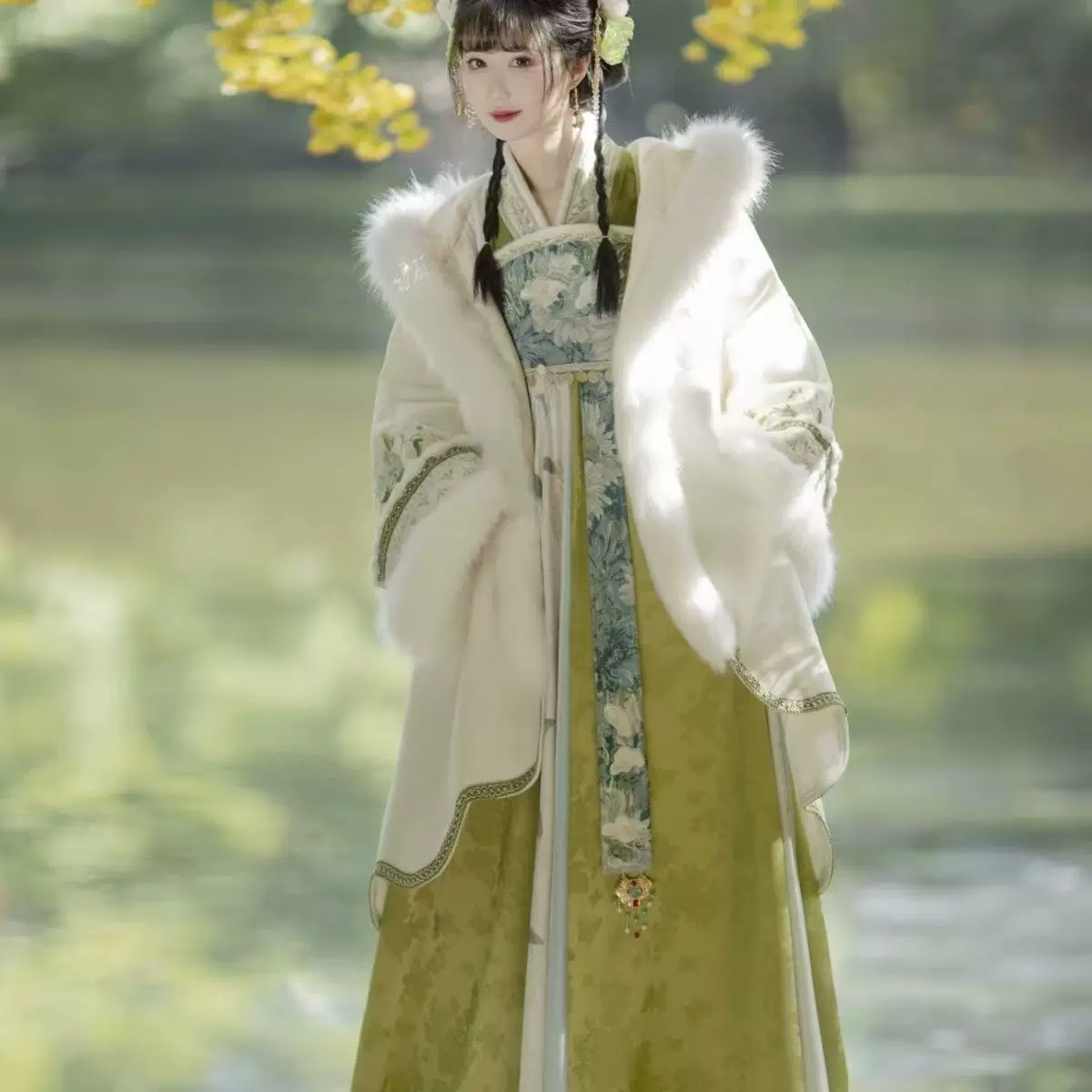 新款原创汉服加绒外套宋制飞机保暖交领秋冬套装新年外出拍照战袍