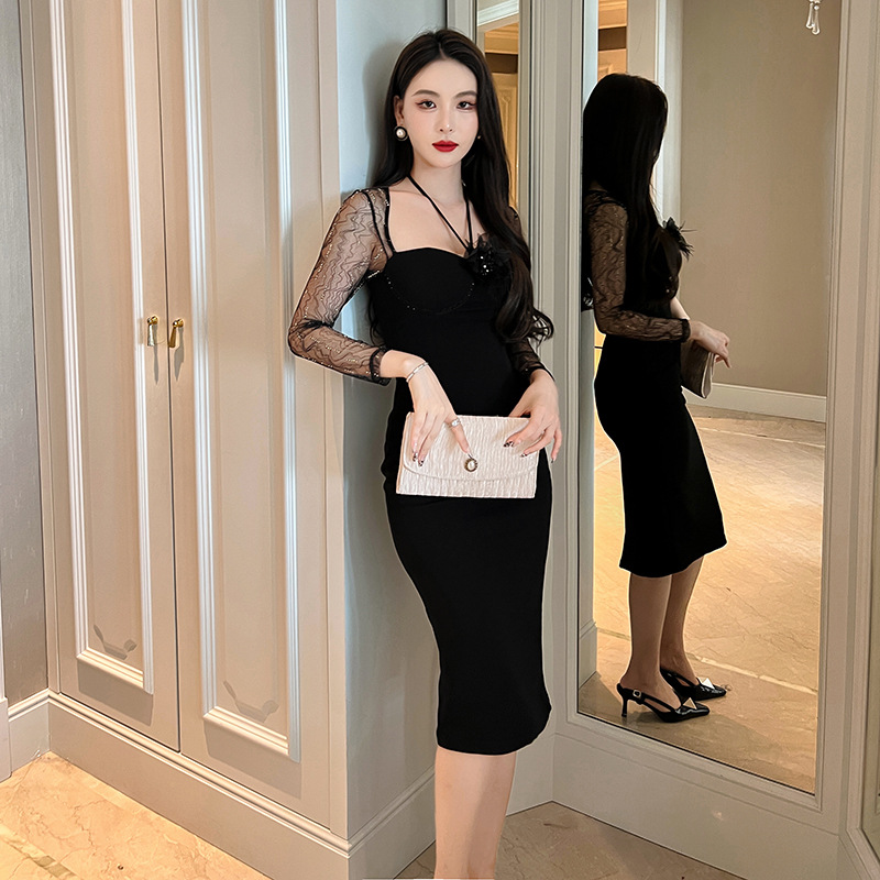 Đầm dài dáng ôm cổ halter phối lưới phong cách quý tộc — Màu đen