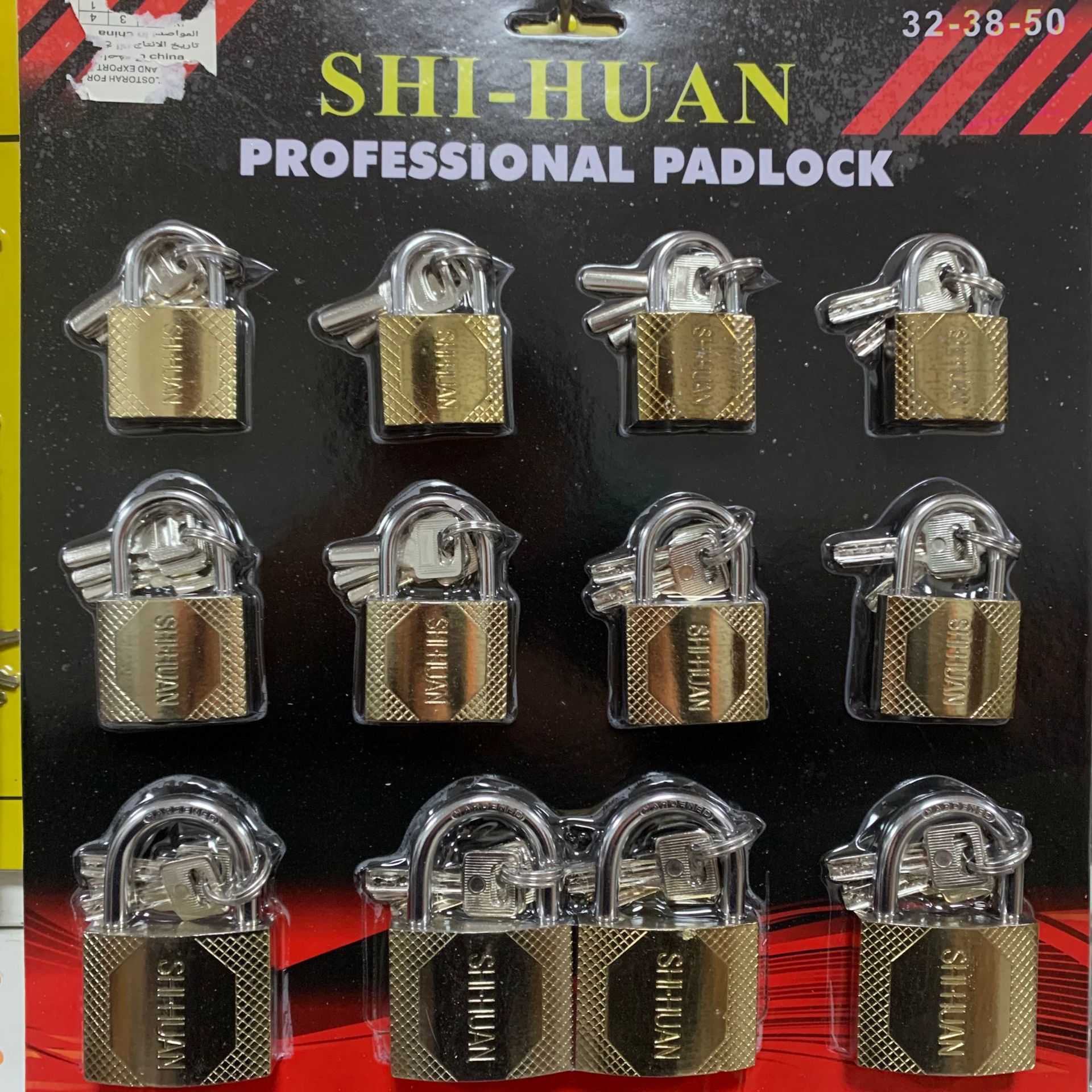 Cerradura de tarjeta de succión atómica al por mayor de fábrica Cerradura de cobre de imitación Cerradura de hierro Llave de media luna Cerradura de combinación antirrobo anti-palanca para el hogar