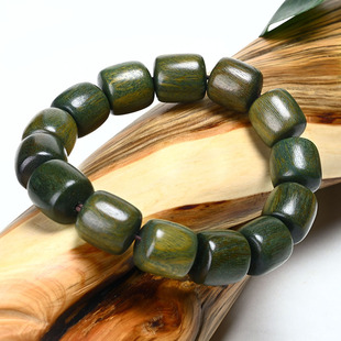 Authentic Green Sandalwood Buddha Beads Barrel Beads Old Style Bead Bracelet for Meditation and Prayer Sandalwood 108 Beads Bracelet Direct Sale