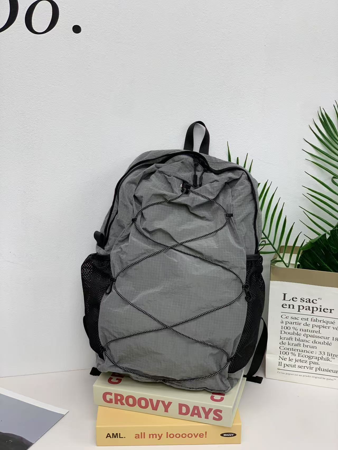 회색