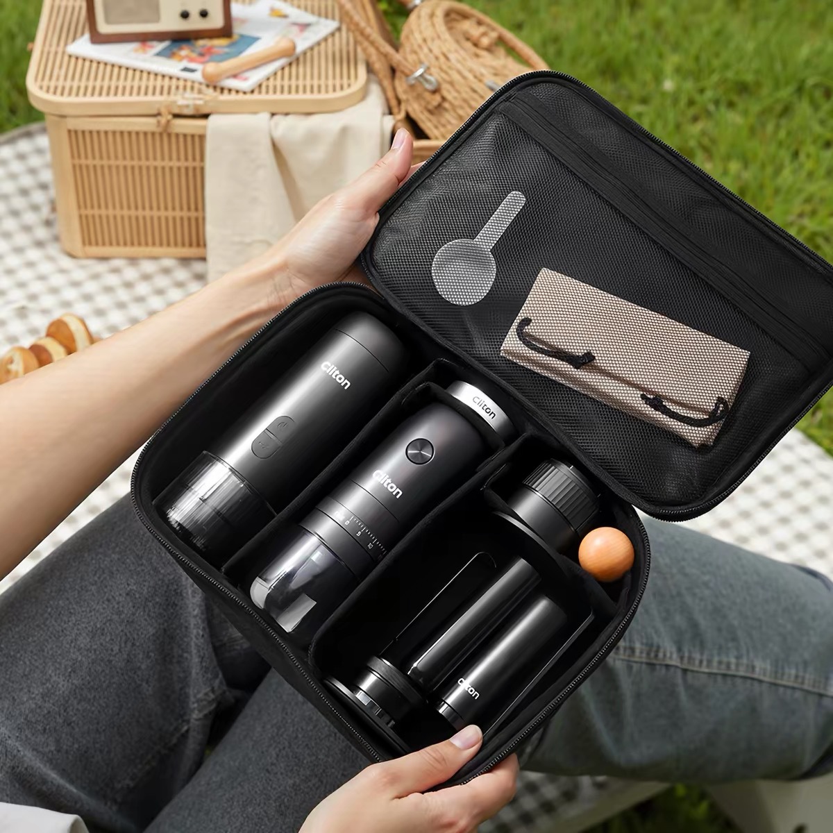 S2 coffee machine black + grinder + powder ring - powder hammer + rechargeable milk frother + powder distributor + cliton storage bag + cliton metal stand
