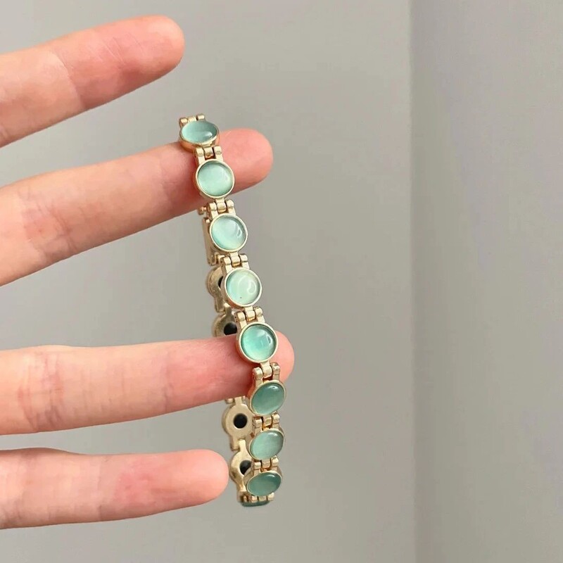 Vintage Clothing Volcanic Ruby Crystal Bracelet Vintage Jewelry Vintage Clothing Volcanic Ruby Crystal Bracelet Vintage Jewelry