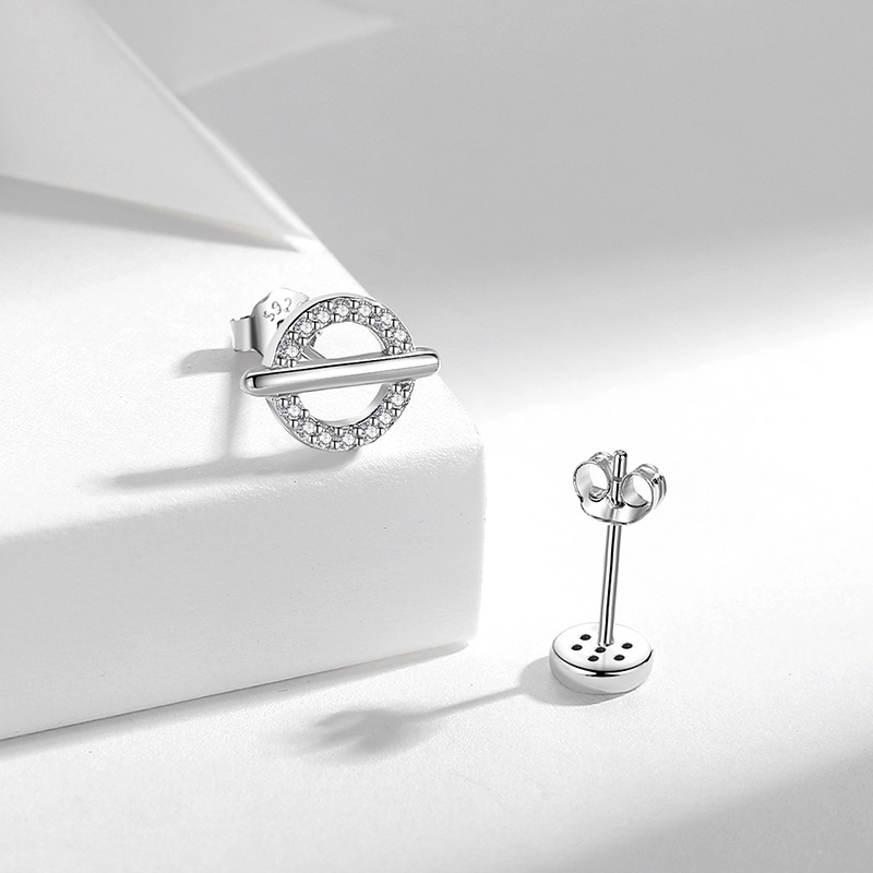 Estilo coreano S925 plata esterlina diseño de nicho círculo asimétrico pendientes para mujeres 2021 nuevos pendientes de celebridades en línea personalizados de moda